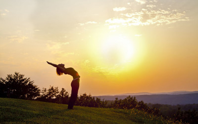 Yoga du matin: saluons le soleil!